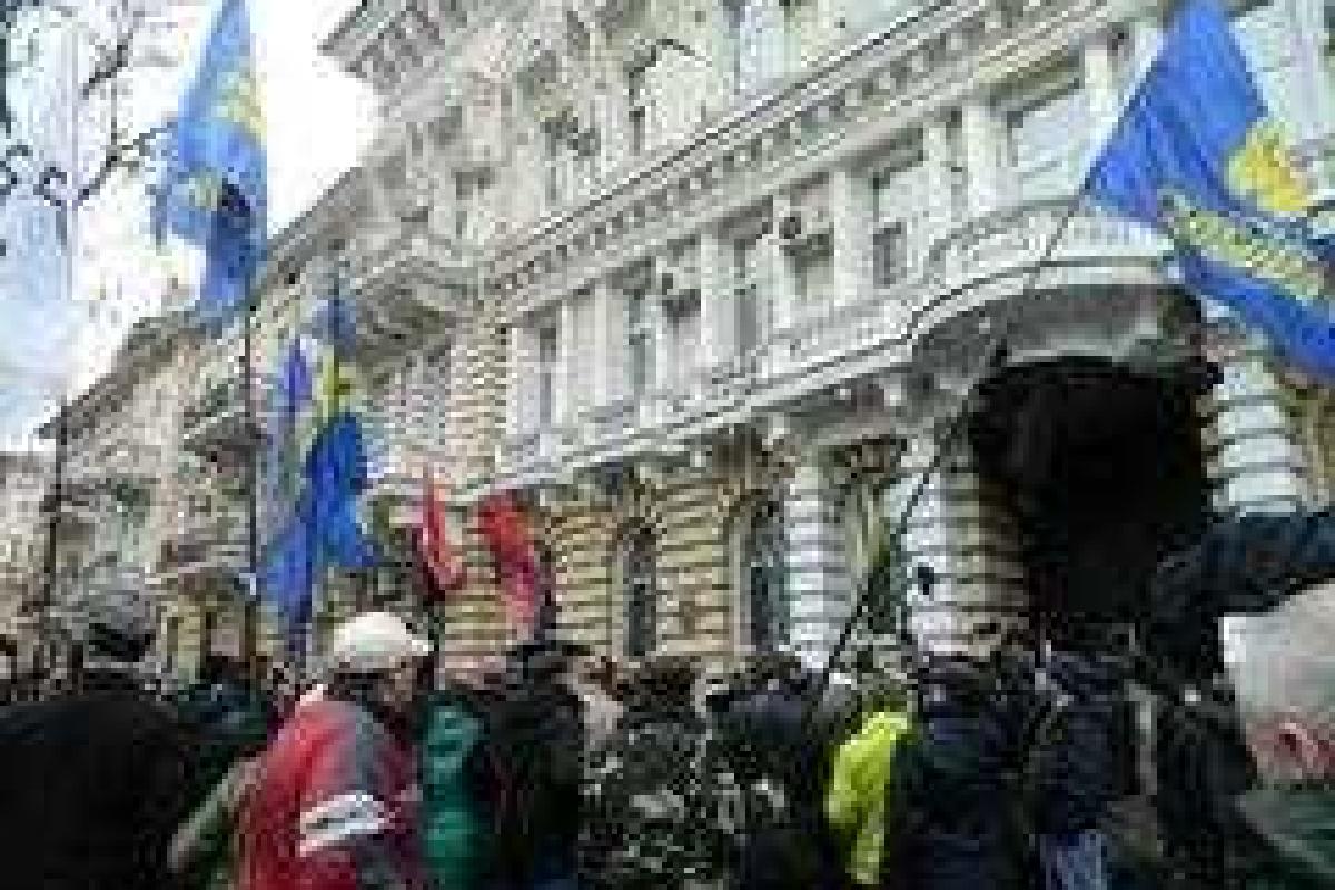 В Одессе "Свобода" пикетировала областное управление милиции