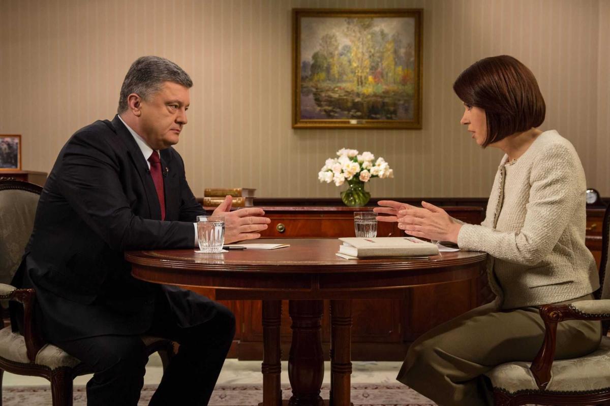 Порошенко: по наиболее танкоопасным направлениям проводится минирование и строятся инженерные сооружения Порошенко: по наиболее танкоопасным направлениям проводится минирование и строятся инженерные сооружения