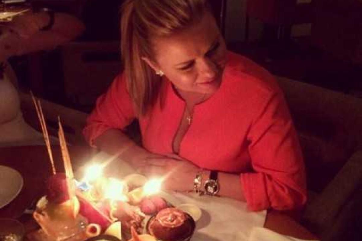 Российская певица улетела в Дубаи отмечать день рождения. Почему не в Крым? Российская певица улетела в Дубаи отмечать день рождения. Почему не в Крым?