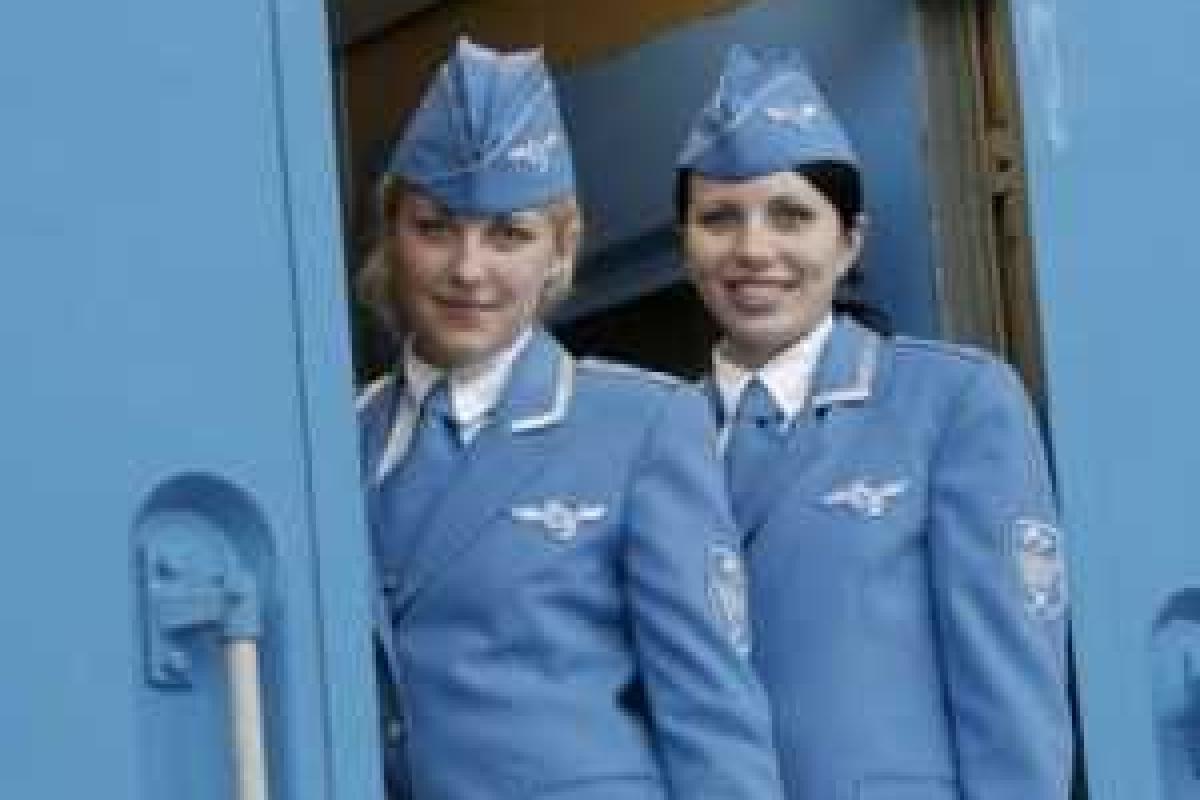 В преддверие праздника 115 железнодорожниц отмечены наградами и благодарностями