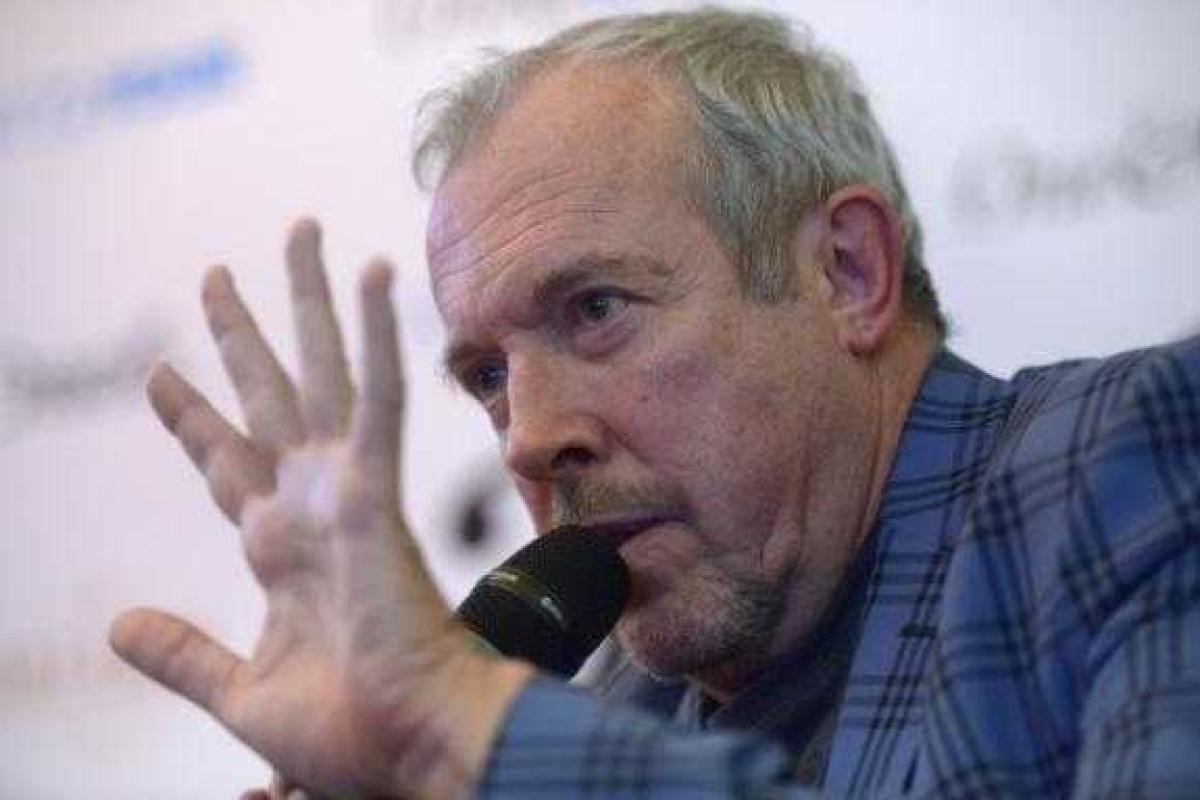 Андрею Макаревичу вновь пришлось объясняться Андрею Макаревичу вновь пришлось объясняться