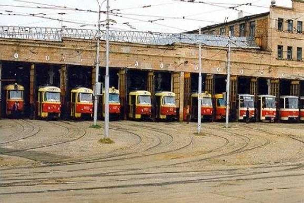 Непогода загнала в депо электротранспорт Харькова