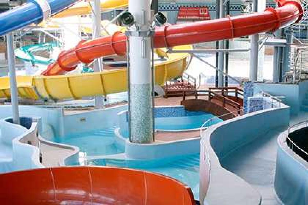 Мальчик утонул, отдыхая с бабушкой в аквапарке Сургута Мальчик утонул, отдыхая с бабушкой в аквапарке Сургута