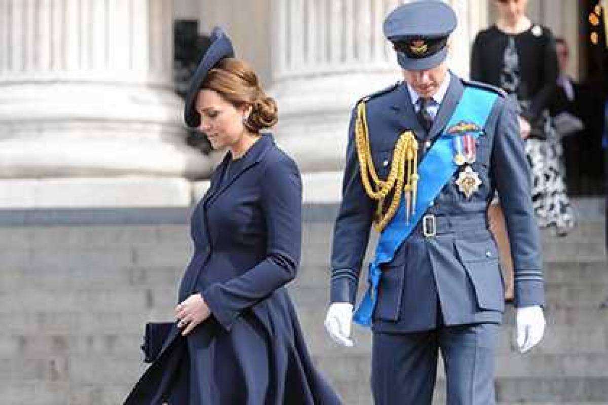 В Британии желающие "заработать денег на ребенке" герцогини Кембриджской, бросились к букмекерам В Британии желающие "заработать денег на ребенке" герцогини Кембриджской, бросились к букмекерам