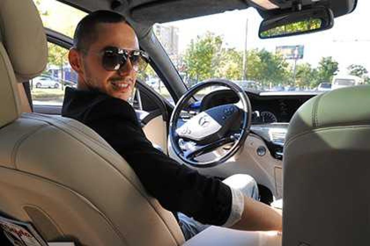 В субботу в Москве за руль такси посадят звезд кино и спорта