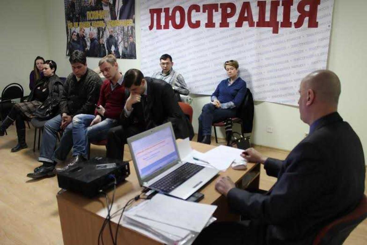 Эксперт: Горожане должны знать имена депутатов, которые за взятки распродают муниципальное имущество Эксперт: Горожане должны знать имена депутатов, которые за взятки распродают муниципальное имущество