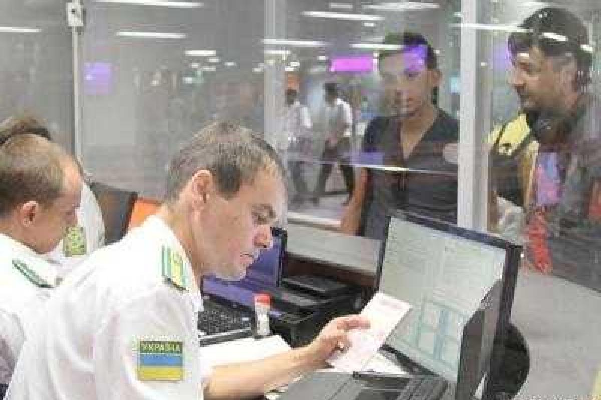 Француз-мошенник задержан в аэропорту "Борисполь" Француз-мошенник задержан в аэропорту "Борисполь"