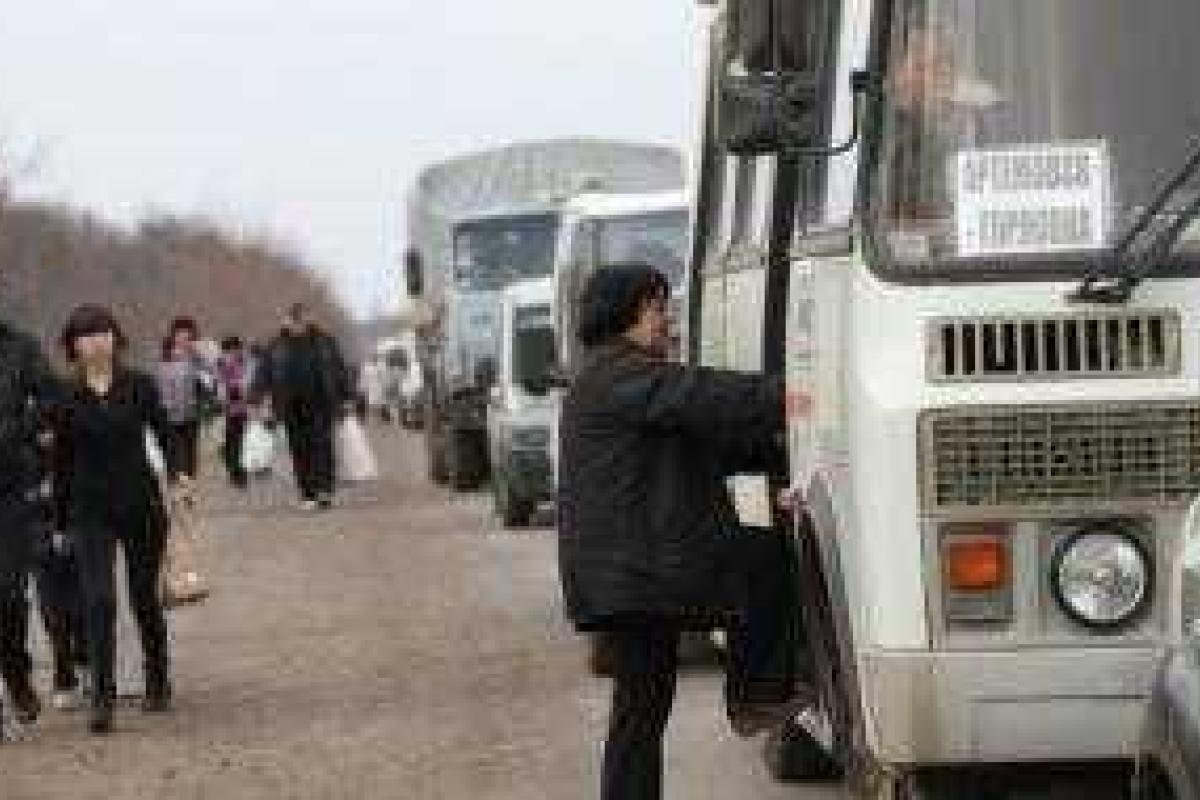 С оккупированной Донетчины потянулись вереницы переселенцев С оккупированной Донетчины потянулись вереницы переселенцев