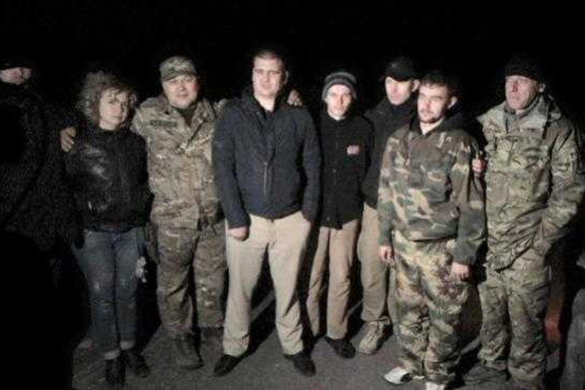 Успешные переговоры с "ДНР" закончились выходом на свободу двух украинских бойцов Успешные переговоры с "ДНР" закончились выходом на свободу двух украинских бойцов