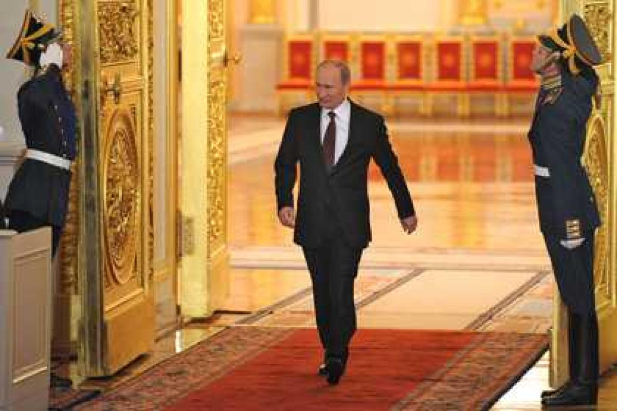 Россиянам покажут фильм, приуроченный к 15-летию "восшествия на престол" Путина Россиянам покажут фильм, приуроченный к 15-летию "восшествия на престол" Путина