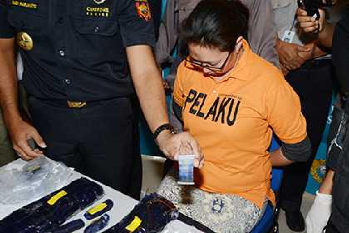 Россиянке на Бали предъявили обвинение в контрабанде наркотиков, ей грозит 17 лет тюрьмы Россиянке на Бали предъявили обвинение в контрабанде наркотиков, ей грозит 17 лет тюрьмы