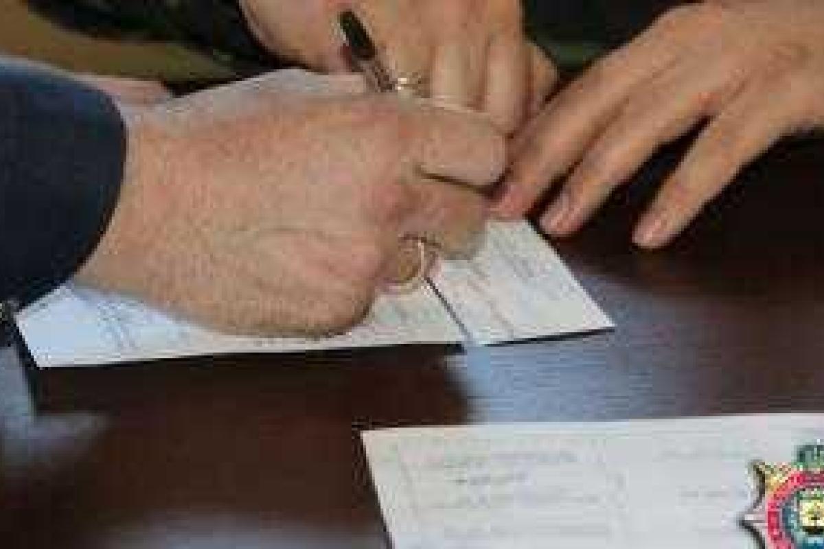 На Донетчине правоохранителям, пожелавшим уволиться со службы, вручили повестки в военкомат