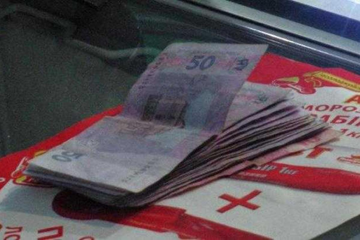 На Тернопольщине задержан медик, продававший "освобождение" от мобилизации На Тернопольщине задержан медик, продававший "освобождение" от мобилизации