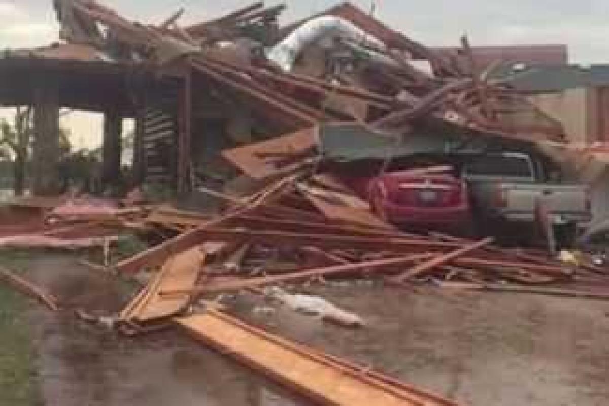 Разрушительные торнадо пронеслись над территорией США