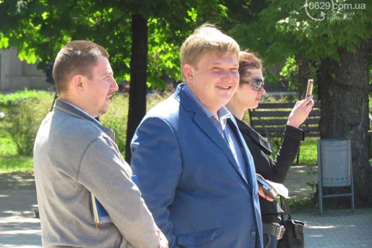 Назло войне: в центре Мариуполя включили отреставрированный фонтан 