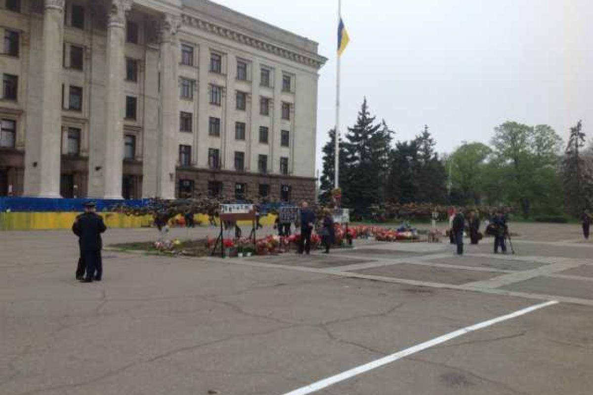 В Одессе состоится траурная церемония в память о погибших во время пожара в Доме профсоюзов В Одессе состоится траурная церемония в память о погибших во время пожара в Доме профсоюзов