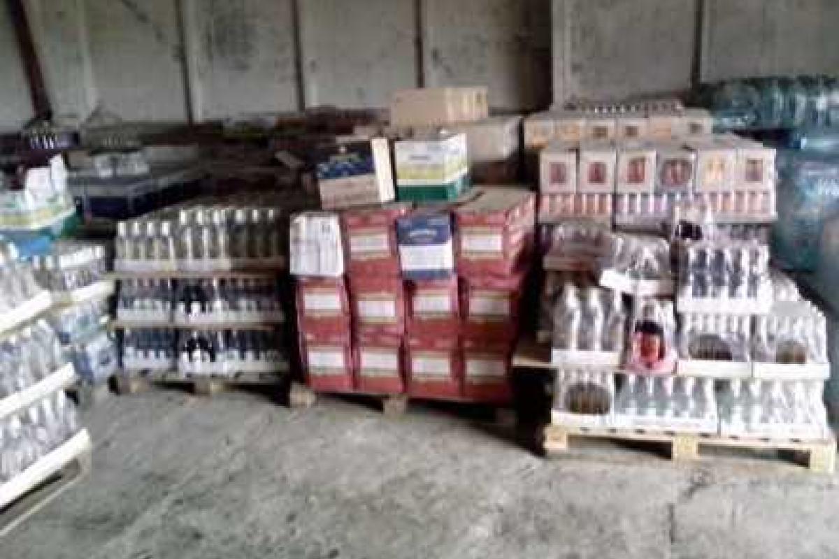 На Луганщине в частном доме обнаружен склад алкогольной продукции