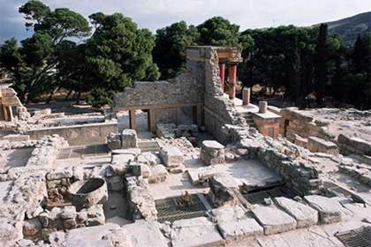 Российских туристов на руинах в Греции "атаковала" молния, есть пострадавшие Российских туристов на руинах в Греции "атаковала" молния, есть пострадавшие