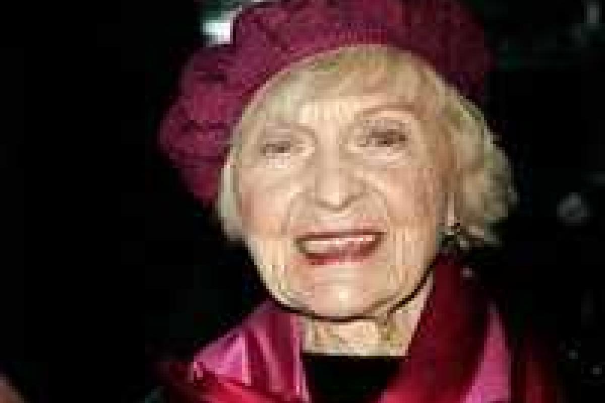 Ушла из жизни 101-летняя популярная американская актриса Ушла из жизни 101-летняя популярная американская актриса