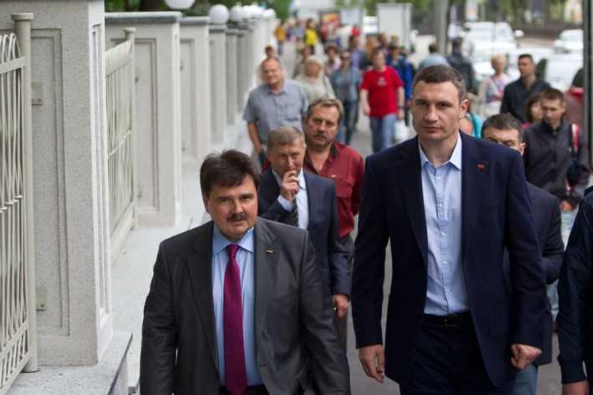 За средства меценатов продолжают облагораживать городские объекты Киева За средства меценатов продолжают облагораживать городские объекты Киева