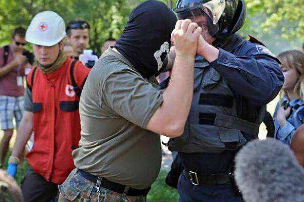Организаторы "Марша Равенства" собрали более 10 тысяч грн для лечения раненых милиционеров  Организаторы "Марша Равенства" собрали более 10 тысяч грн для лечения раненых милиционеров