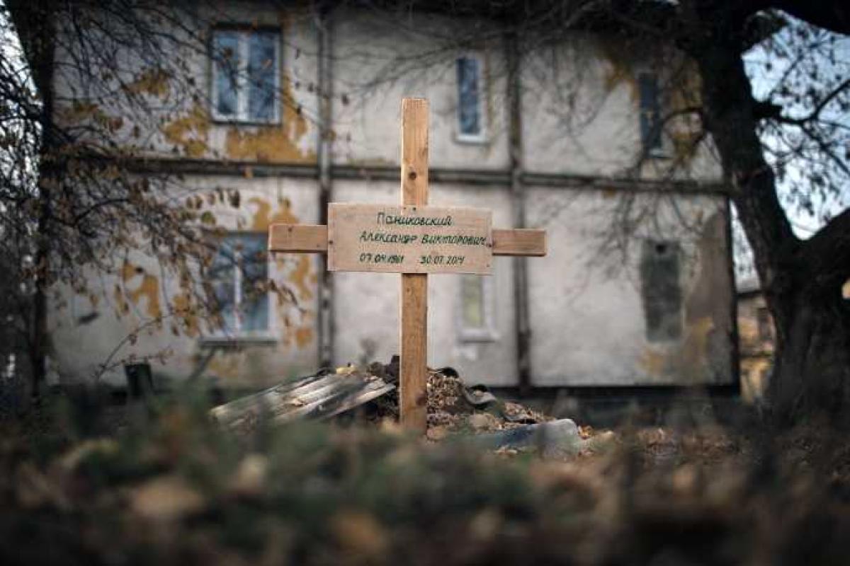 В  Луганске "как часы" работают только ритуальные бюро: хоронить в "ЛНР" стало очень прибыльно В  Луганске "как часы" работают только ритуальные бюро: хоронить в "ЛНР" стало очень прибыльно