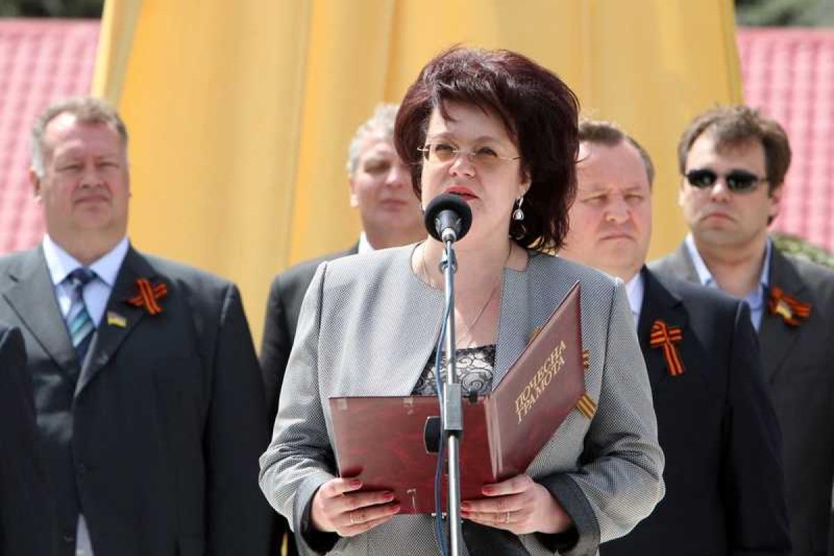 Козицын об экс-руководителе Красного Луча: женщина-хабалка, любительница выпить и потоптать людей в грязь Козицын об экс-руководителе Красного Луча: женщина-хабалка, любительница выпить и потоптать людей в грязь