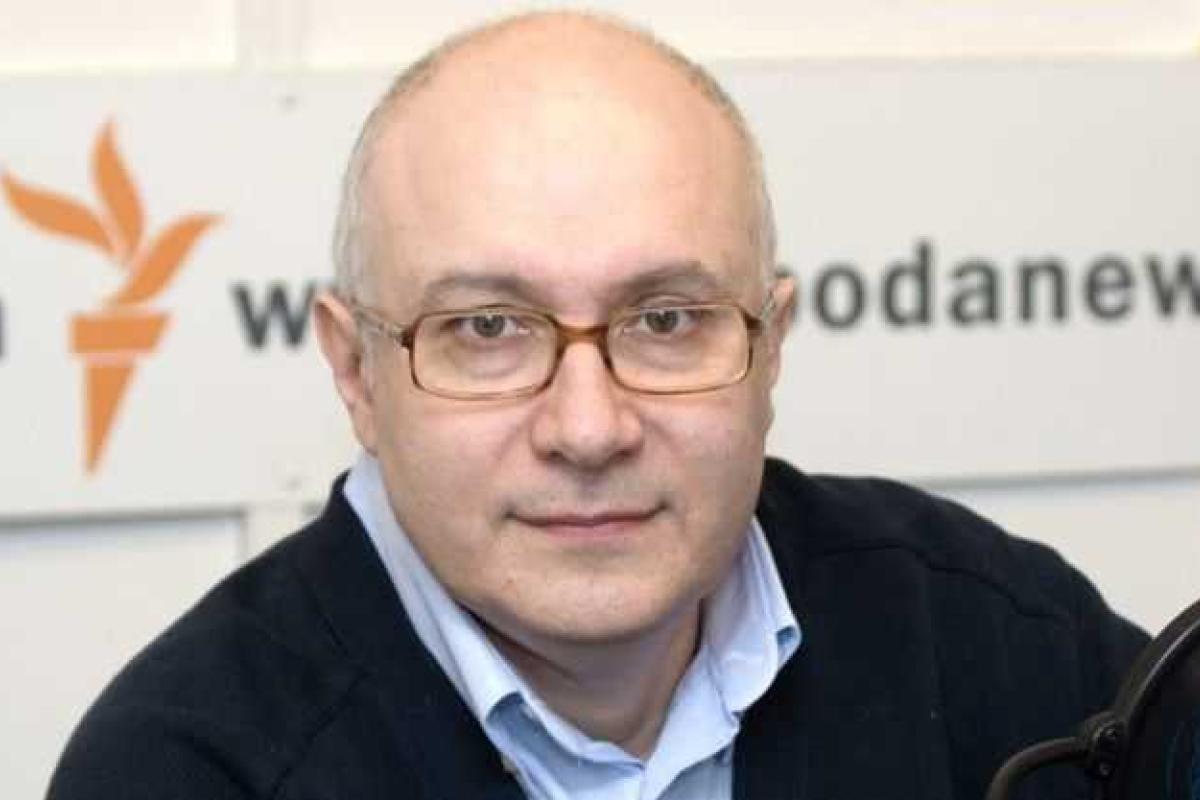 М. Ганапольский: Кто в России "дежурный по созиданию"? М. Ганапольский: Кто в России "дежурный по созиданию"?