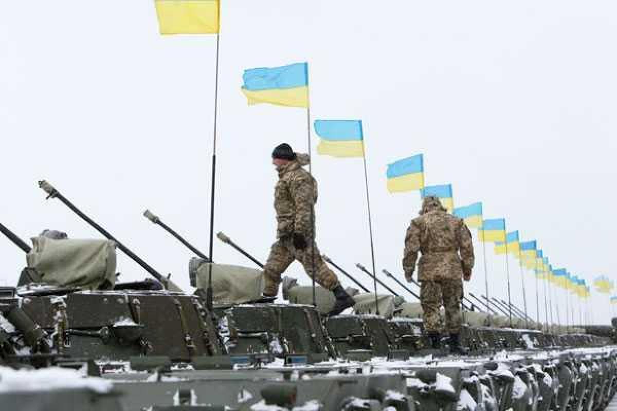 Константин Боровой: Украине очень не повезло, ее президент, в отличие от Путина, - не убийца и не людоед