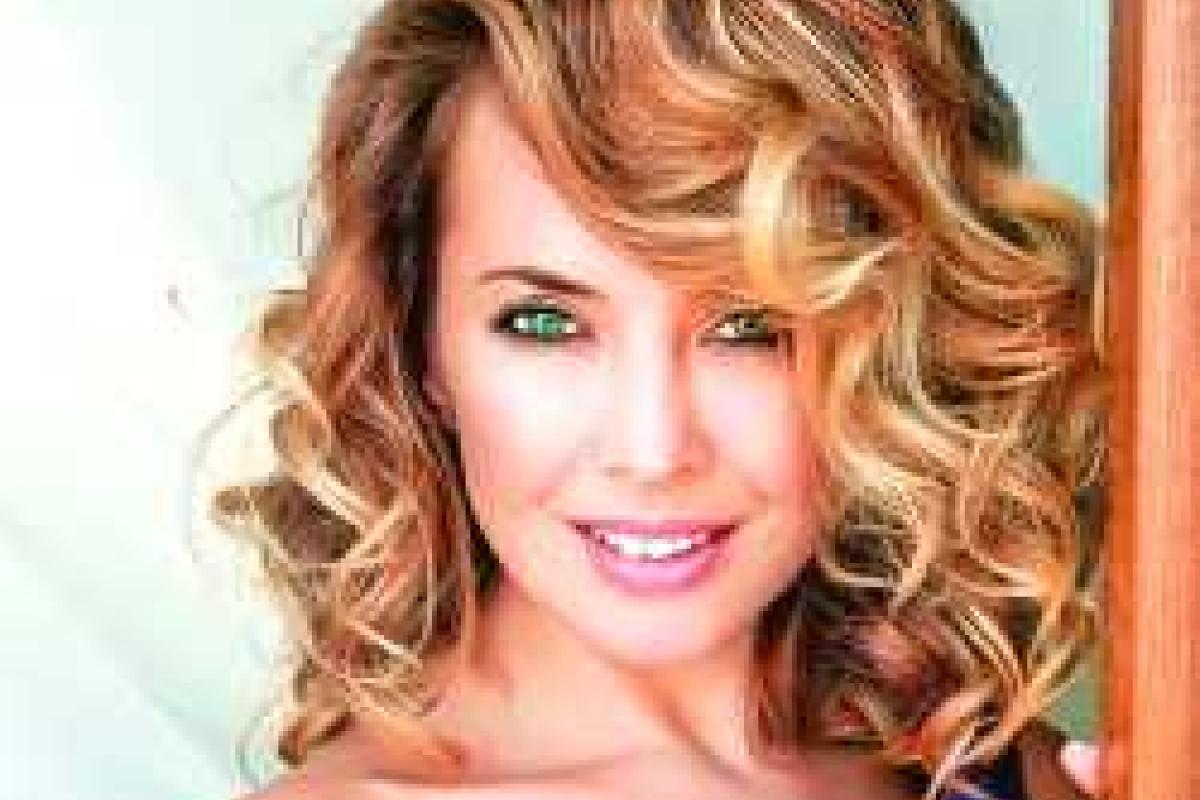 На церемонии прощания с Жанной Фриске были только родные и близкие люди На церемонии прощания с Жанной Фриске были только родные и близкие люди