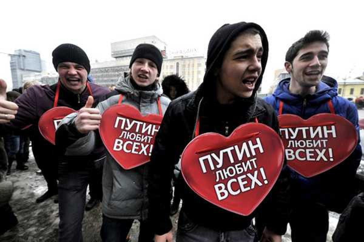 Александр Зеличенко: Число россиян, активно вовлеченных сегодня в общественное самоубийство – огромно Александр Зеличенко: Число россиян, активно вовлеченных сегодня в общественное самоубийство – огромно