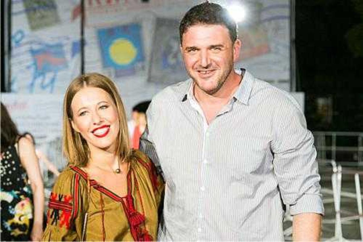 На красной дорожке сочинского кинофестиваля Собчак появилась в вышиванке 