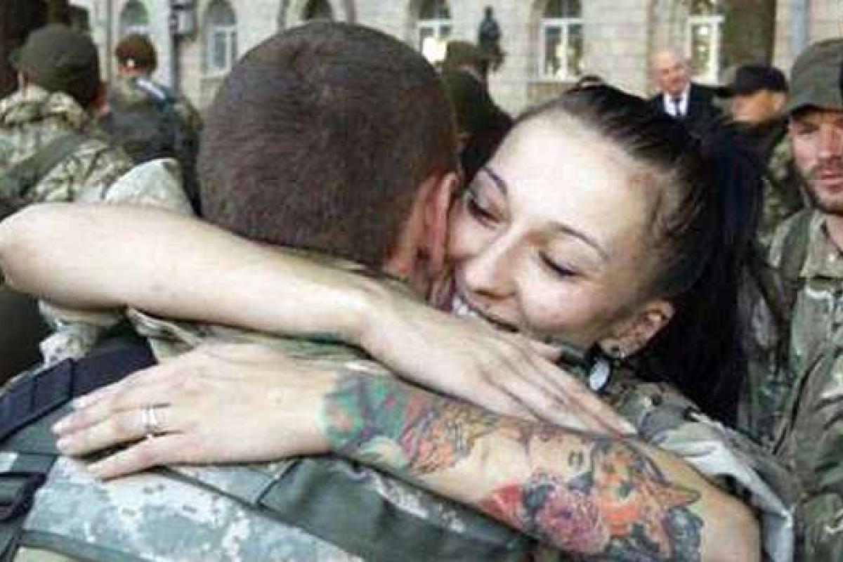 Бойцы "Азова": Женщина – это боевая подруга мужчины-воина, ее назначение – неотступно следовать за ним