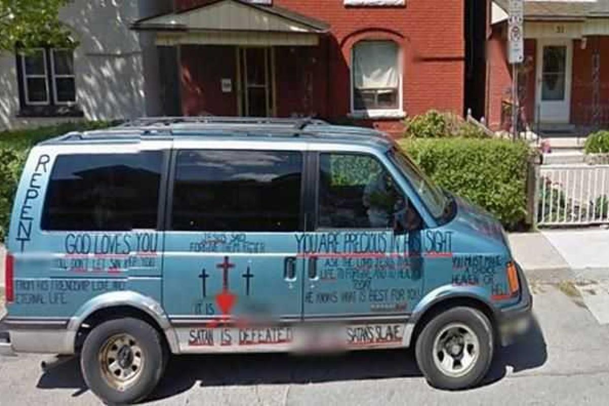 Канадская семья полгода жила с покойником под одной крышей Канадская семья полгода жила с покойником под одной крышей