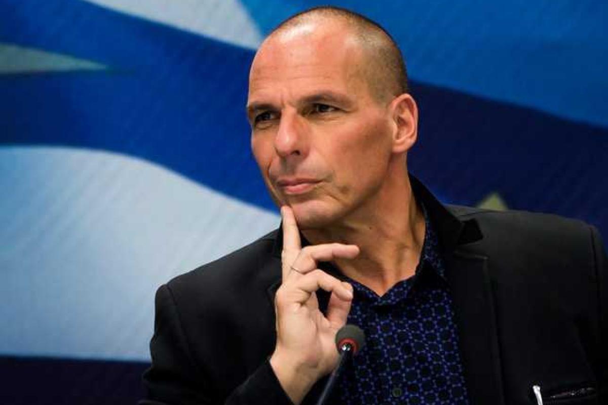 Глава Минфина Греции: Мы советуемся по поводу иска в Европейский суд Глава Минфина Греции: Мы советуемся по поводу иска в Европейский суд