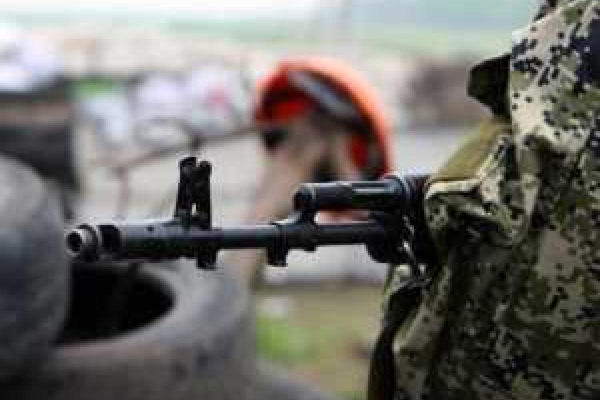 На Луганщине под обстрел боевиков попал детский сад На Луганщине под обстрел боевиков попал детский сад