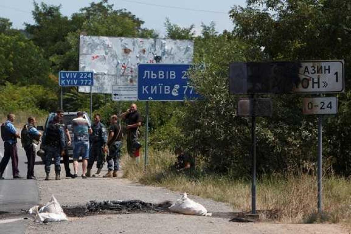 В Мукачево бойцов "Правого сектора" пытаются поймать по сигналу мобильного телефона В Мукачево бойцов "Правого сектора" пытаются поймать по сигналу мобильного телефона