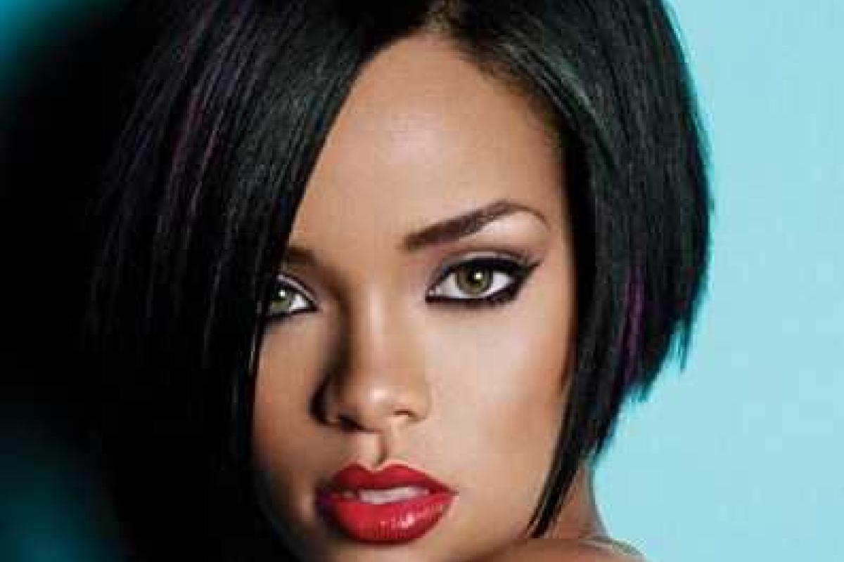 Рианна стала первым в мире исполнителем, преодолевшим рубеж 100 млн проданных синглов