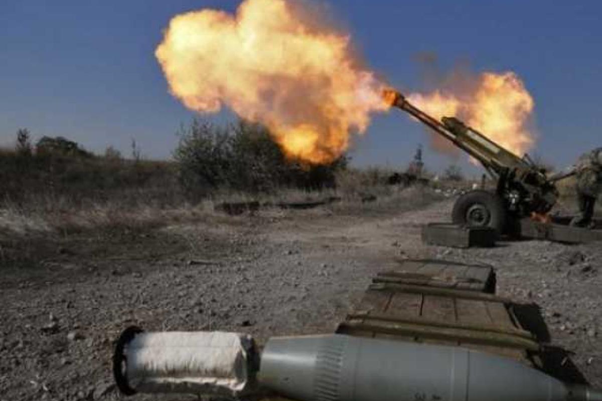 На Донецком направлении боевики продолжают непрерывный обстрел, погиб мирный житель На Донецком направлении боевики продолжают непрерывный обстрел, погиб мирный житель