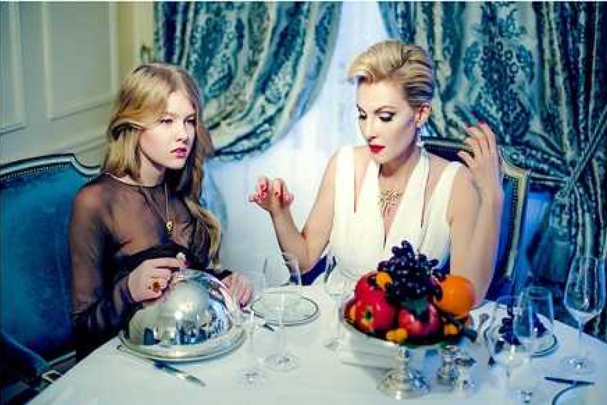 Рената Литвинова похвасталась дочерью-красавицей Рената Литвинова похвасталась дочерью-красавицей