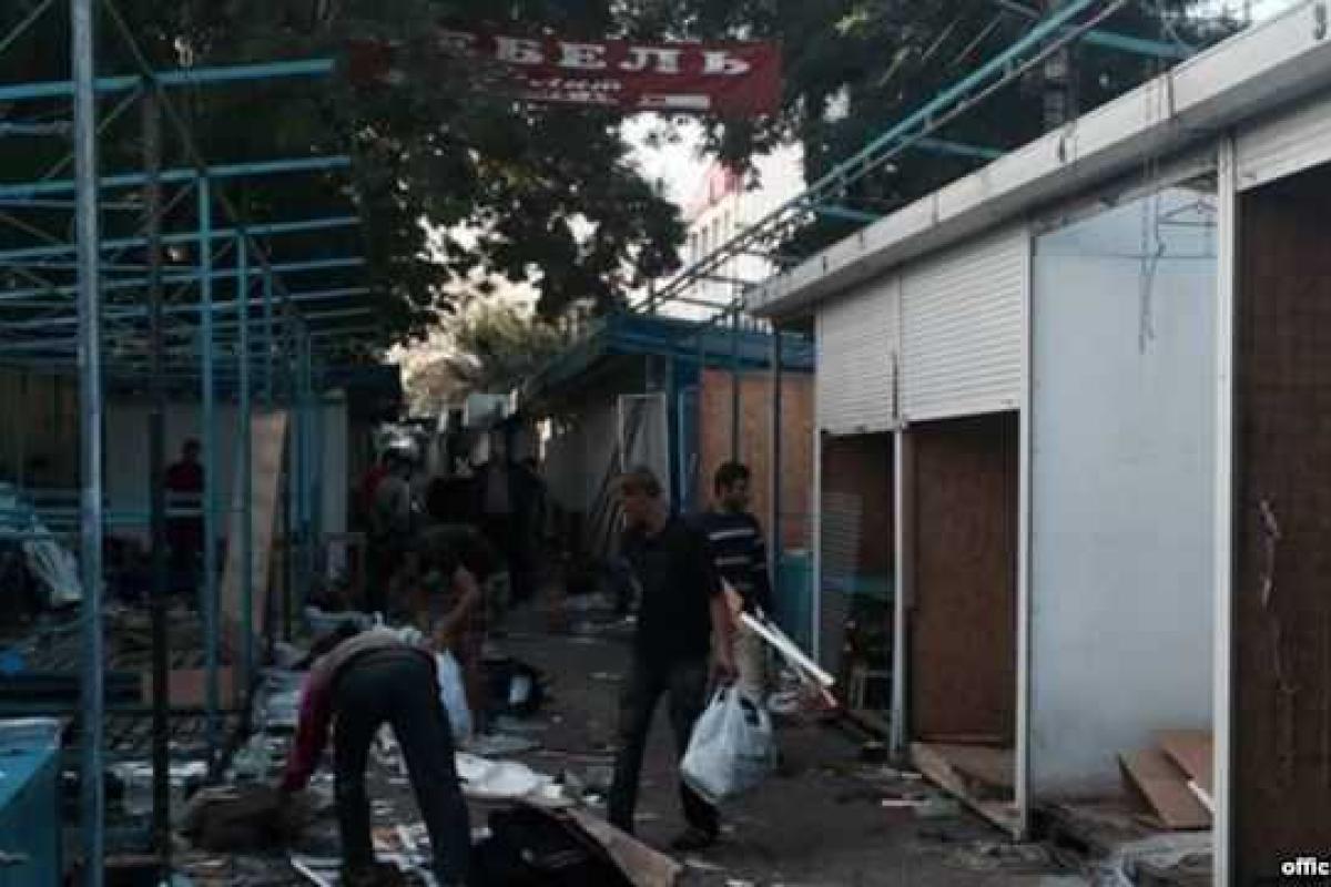 В Симферополе назревает "война" между властями и предпринимателями В Симферополе назревает "война" между властями и предпринимателями