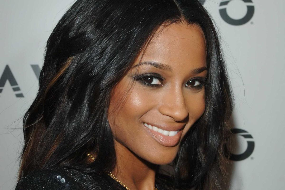 Певица Сиара ее бойфренд полностью отказались от секса