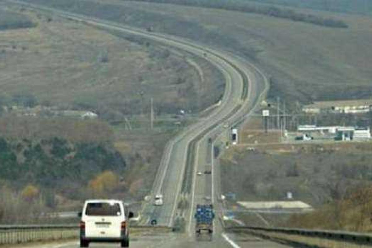 Ситуация накаляется: бойцы "Правого сектора" установили и укрепляют блокпост на выезде из Киева  Ситуация накаляется: бойцы "Правого сектора" установили и укрепляют блокпост на выезде из Киева