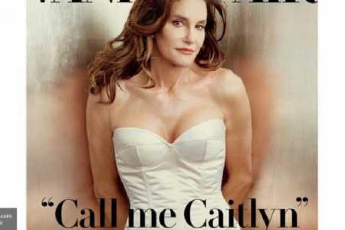 Отчим Ким Кардашьян, ставший женщиной крутит роман с актрисой, которая раньше была мужчиной