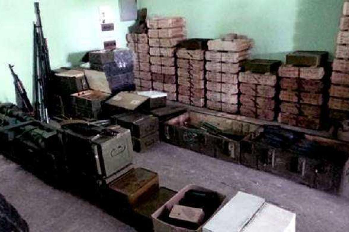 На Луганщине обнаружен "неслабый" арсенал оружия, хранившийся на даче высокопоставленного чиновника