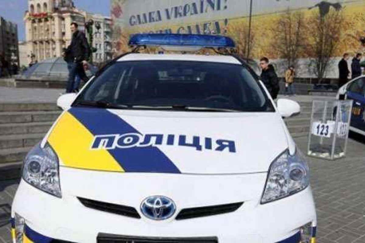 На авто новой патрульной полиции установят "правильные полицейские цвета"
