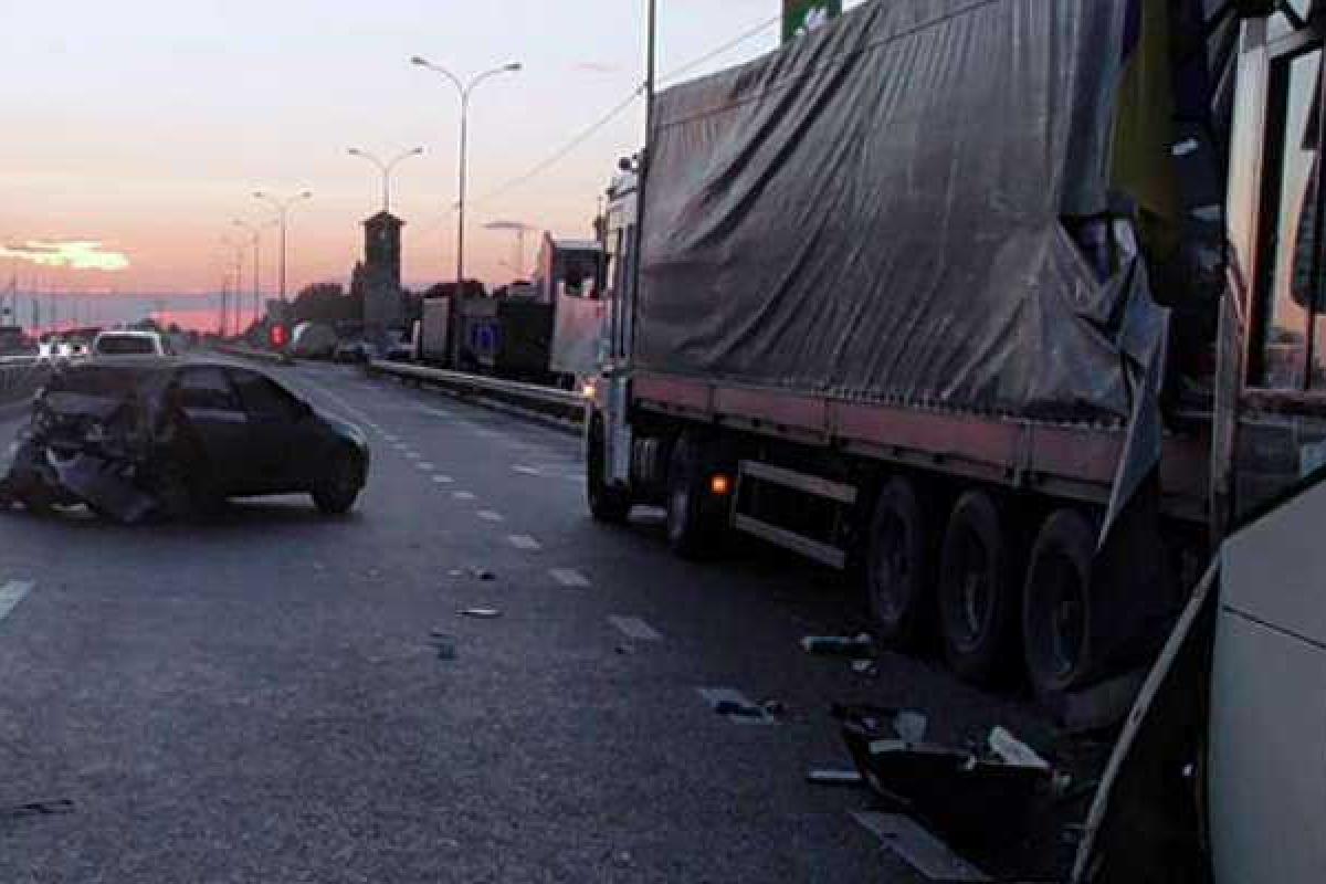ДТП на Полтавщине: автобус с бойцами Нацгвардии стал участником аварии, есть жертвы ДТП на Полтавщине: автобус с бойцами Нацгвардии стал участником аварии, есть жертвы