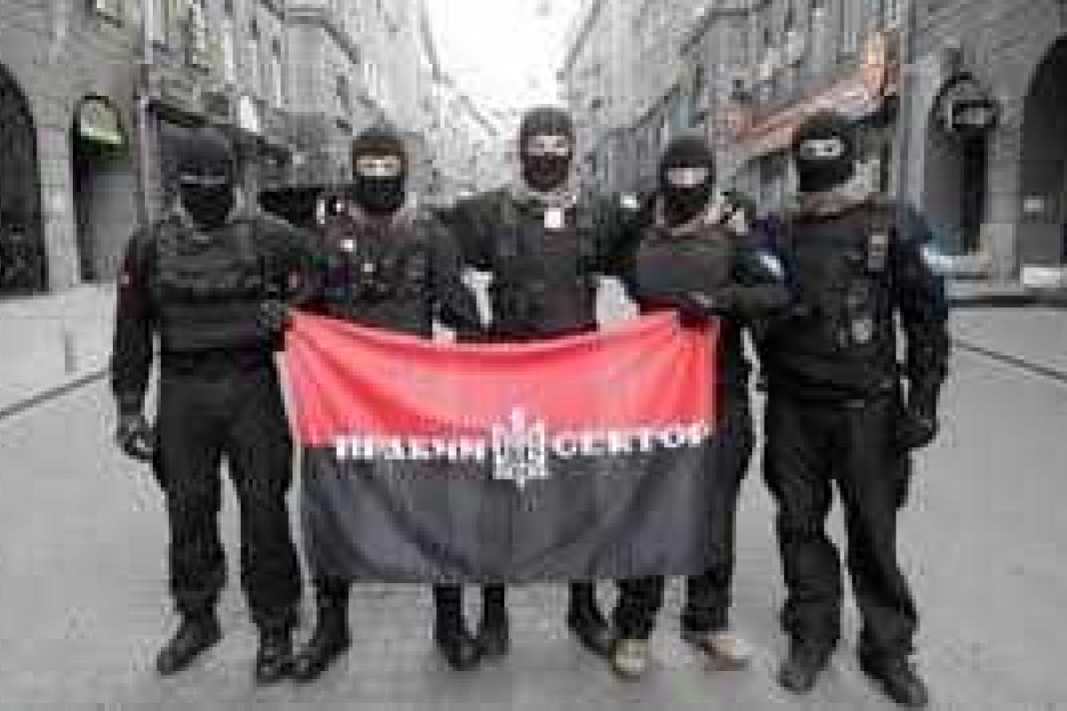 В Мукачево к бойцам "Правого сектора" едет подмога с Ровенщины