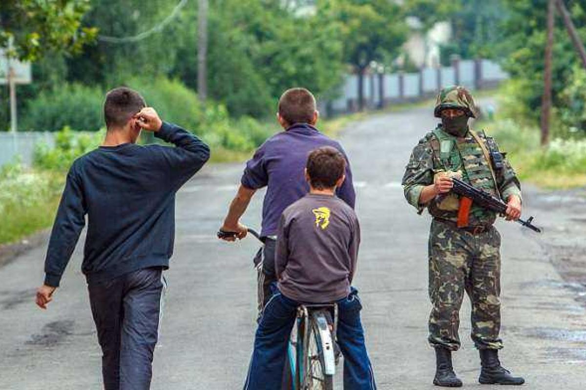 Глава пресс-службы 13 батальона "ПС" : переговоры проходят сложно, потому что мы не имеем никаких гарантий Глава пресс-службы 13 батальона "ПС" : переговоры проходят сложно, потому что мы не имеем никаких гарантий