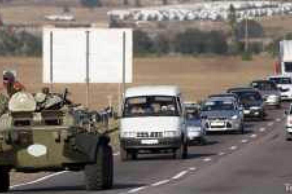 На границу с Украиной прибыла 32-я колонна "гуманитарки" из РФ На границу с Украиной прибыла 32-я колонна "гуманитарки" из РФ